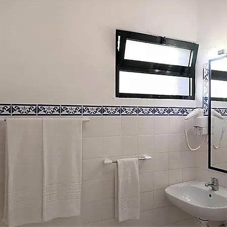 Quinta Mae Dos Homens Hotel 3*
