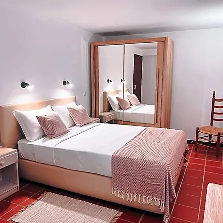 Quinta Mae Dos Homens Apartahotel 3*
